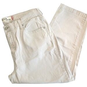 Levis Classic Slim Capris Beige Khaki Stretch Pants Womens Size 18 Mid Rise‎